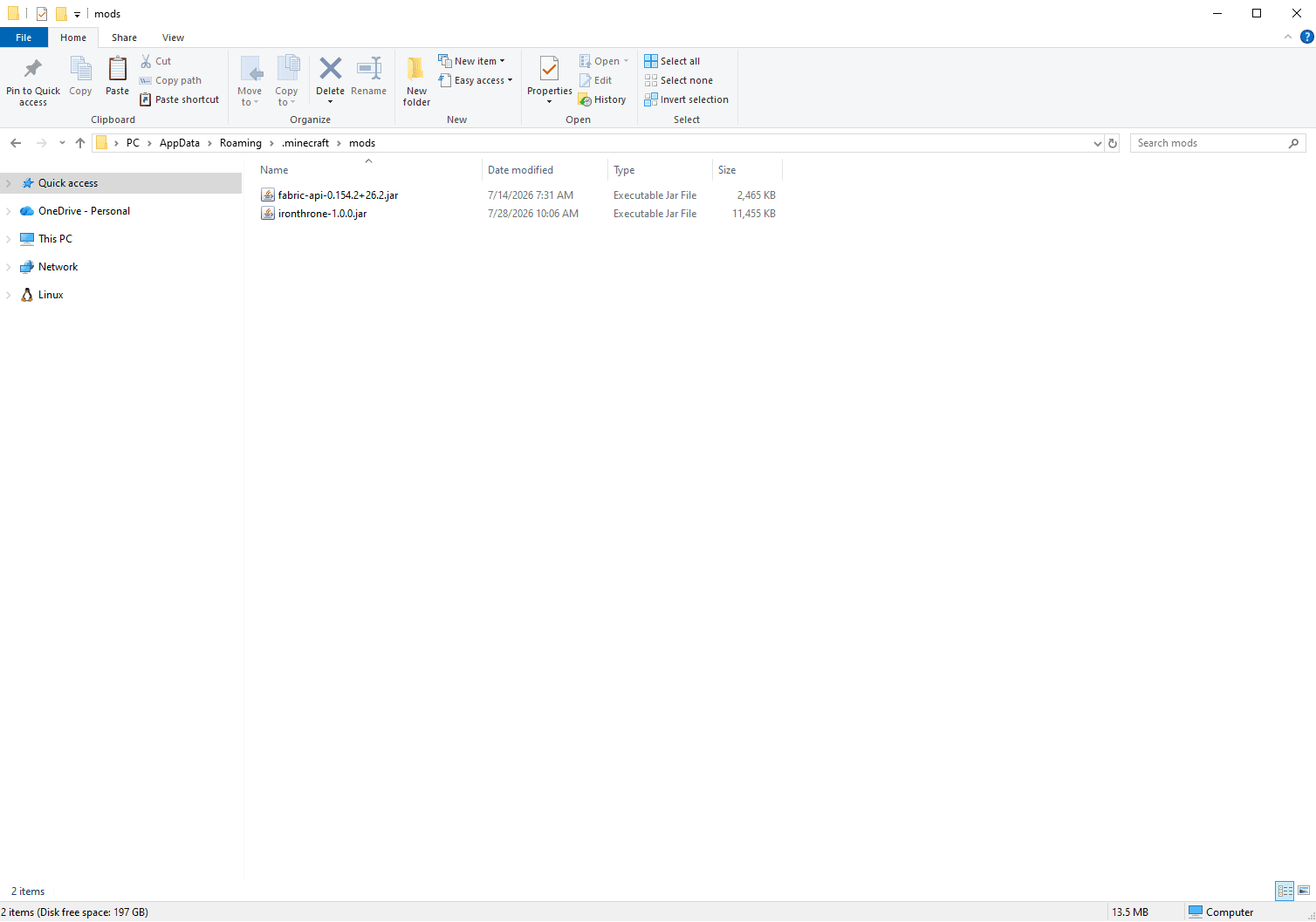 Fabric API and Iron Throne files installed in the mods folder